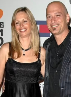 Terry Mandel with her husband Howie Mandel 